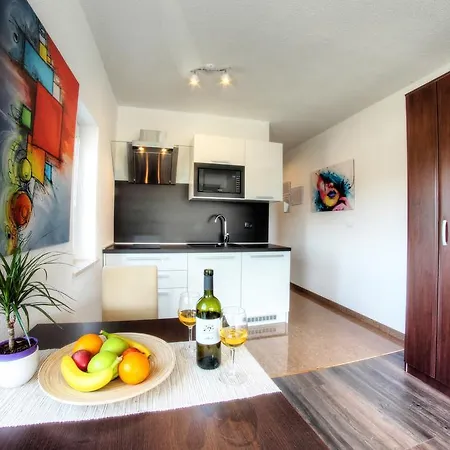 Apartments Nebuloza Rovinj Exterior photo